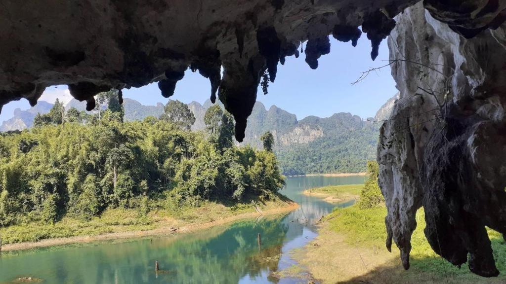 Sleepbox Hostel Suratthani Сурат Тхани Екстериор снимка