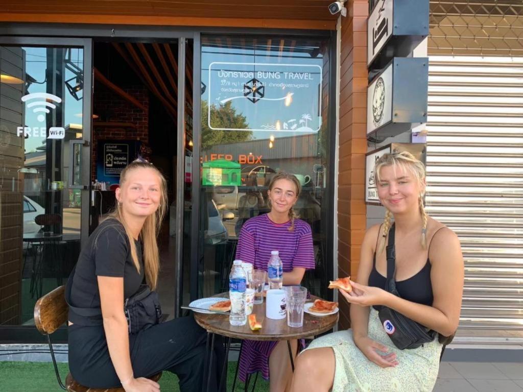 Sleepbox Hostel Suratthani Сурат Тхани Екстериор снимка
