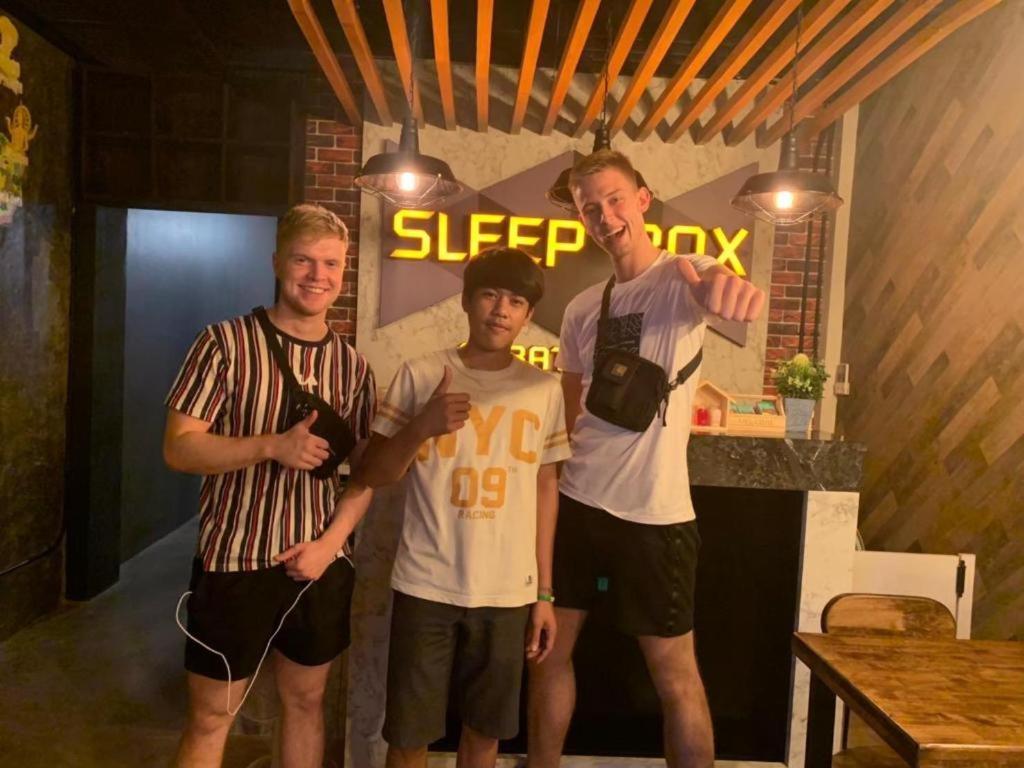 Sleepbox Hostel Suratthani Сурат Тхани Екстериор снимка