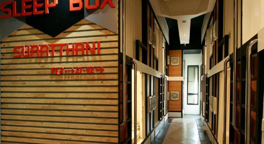 Sleepbox Hostel Suratthani Сурат Тхани Екстериор снимка