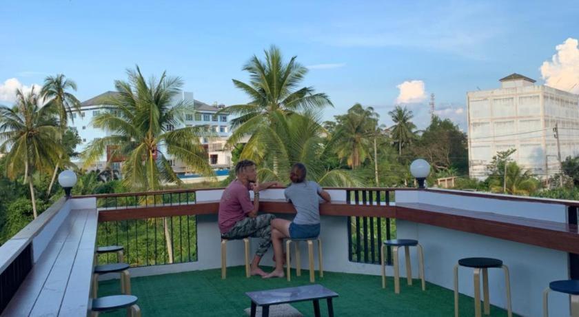 Sleepbox Hostel Suratthani Сурат Тхани Екстериор снимка